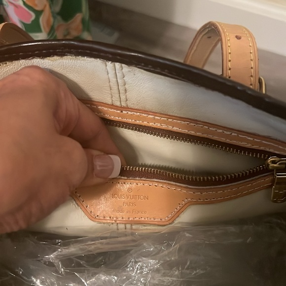 Pre loved authentic LV - Picture 3 of 4